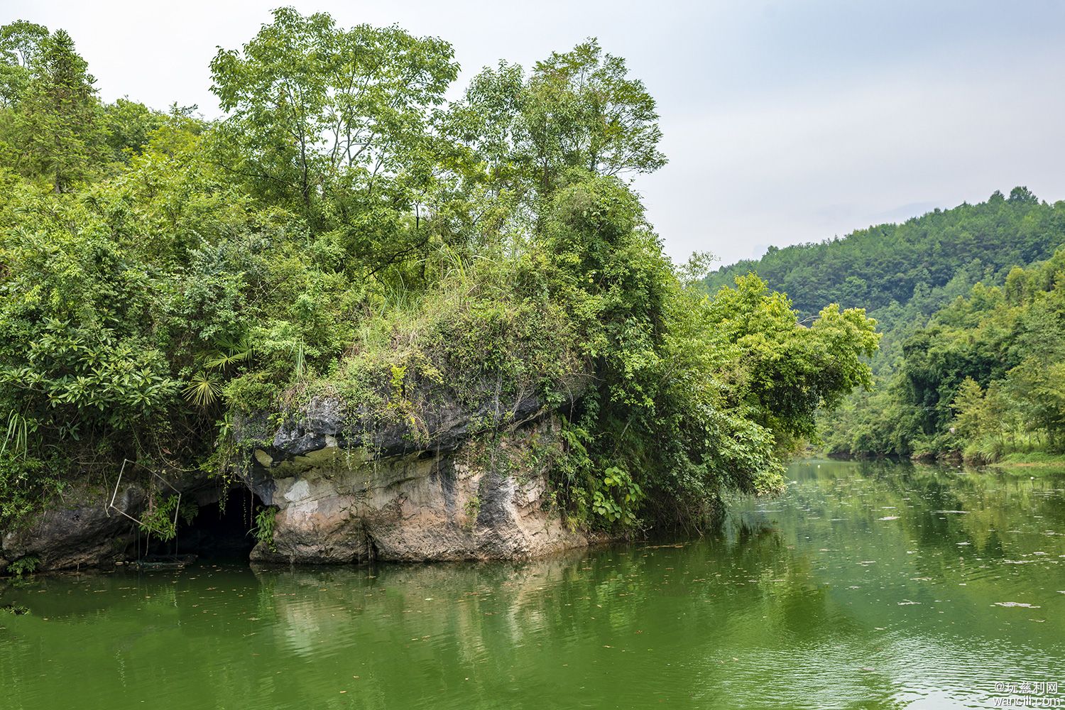 李子鸬鹚岩.jpg