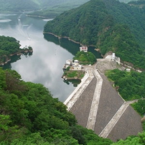 青山绿水间的江垭水库